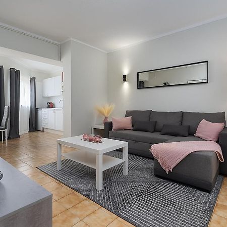 Sunny Flat W/ Balcony & Pool By Lovelystay Portimão Esterno foto