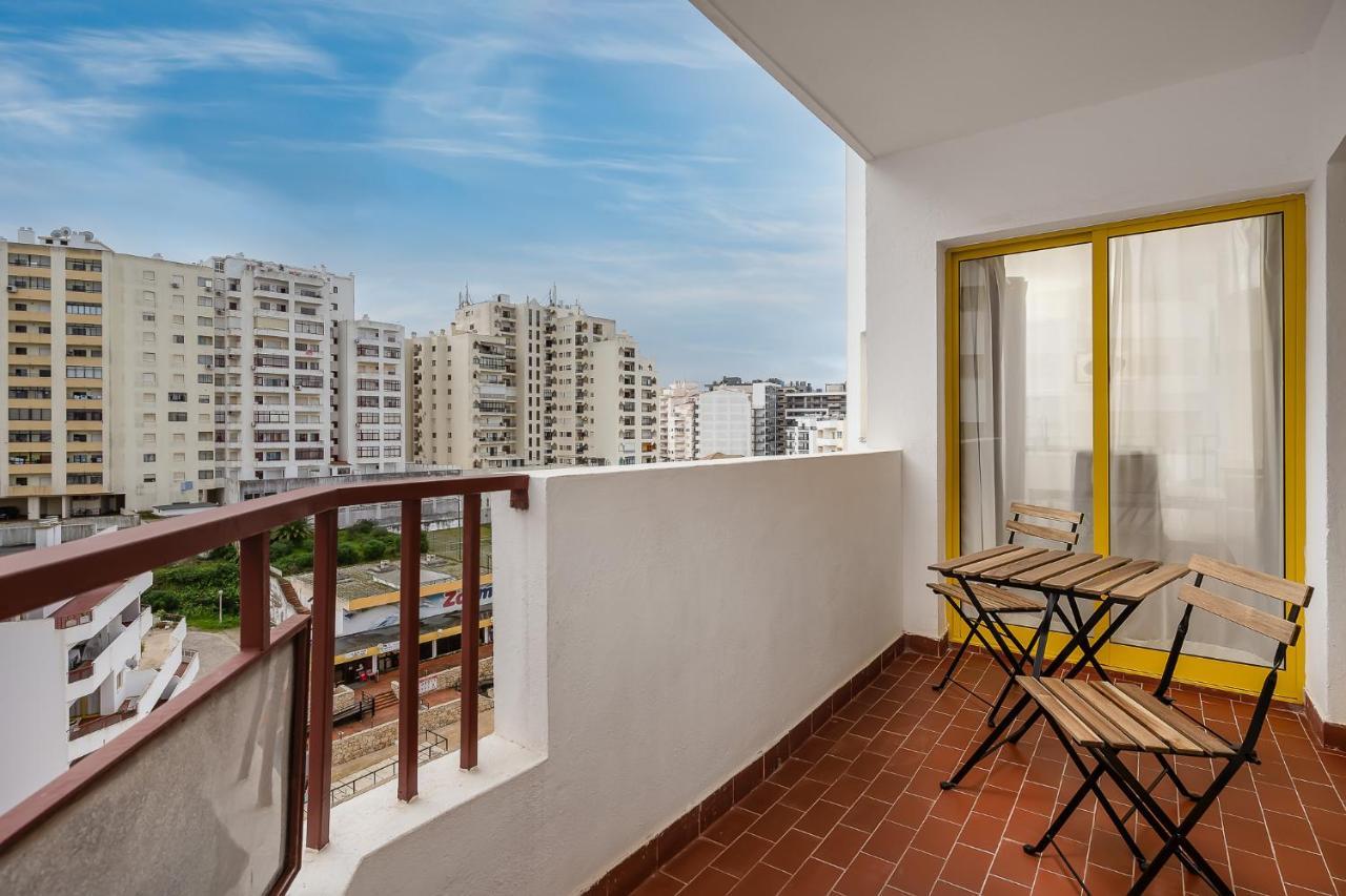 Sunny Flat W/ Balcony & Pool By Lovelystay Portimão Esterno foto