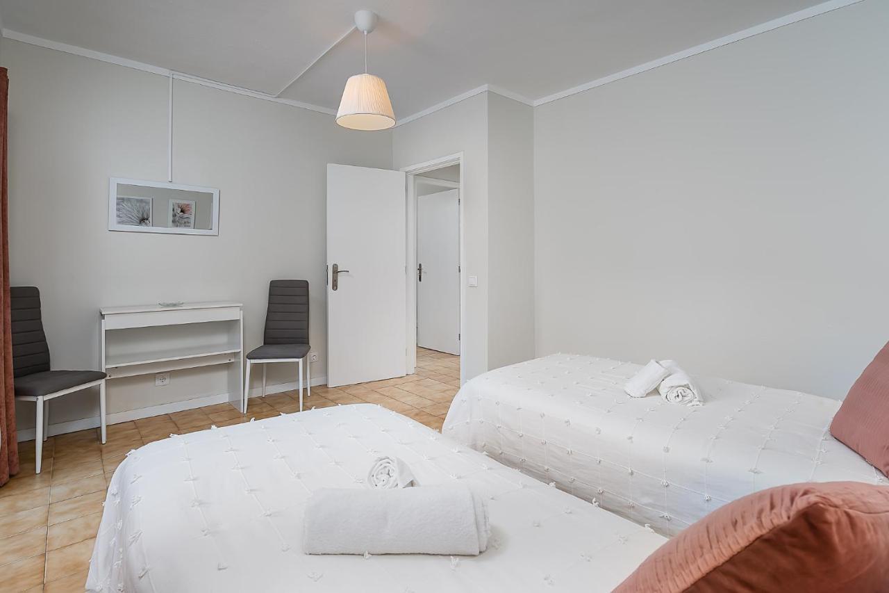 Sunny Flat W/ Balcony & Pool By Lovelystay Portimão Esterno foto