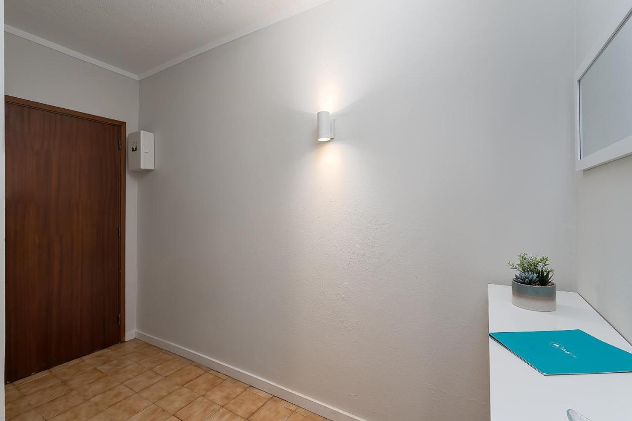 Sunny Flat W/ Balcony & Pool By Lovelystay Portimão Esterno foto